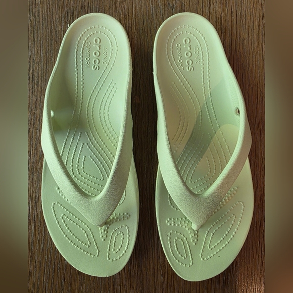 Crocs Kadee II Women's Size 9 Rubber Flip Flop Lime Sherbet Comfort Active - Picture 1 of 8